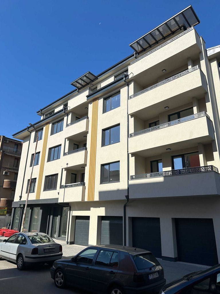 Дава се под наем Тристаен апартамент в Търговище, Вароша - 81 кв.м за 400 € - Снимка #4