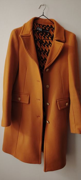 Палто от марката ZARA