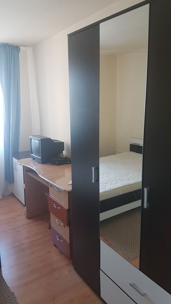 Inchiriez apartament .2 camere , cetate .