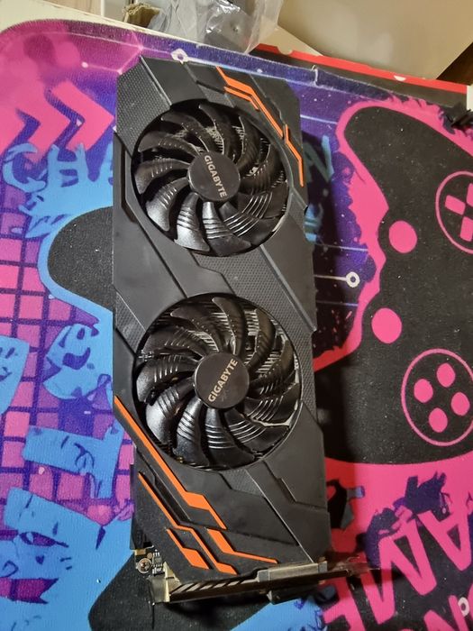 Nvidia gtx 1070 windforce 8gb.