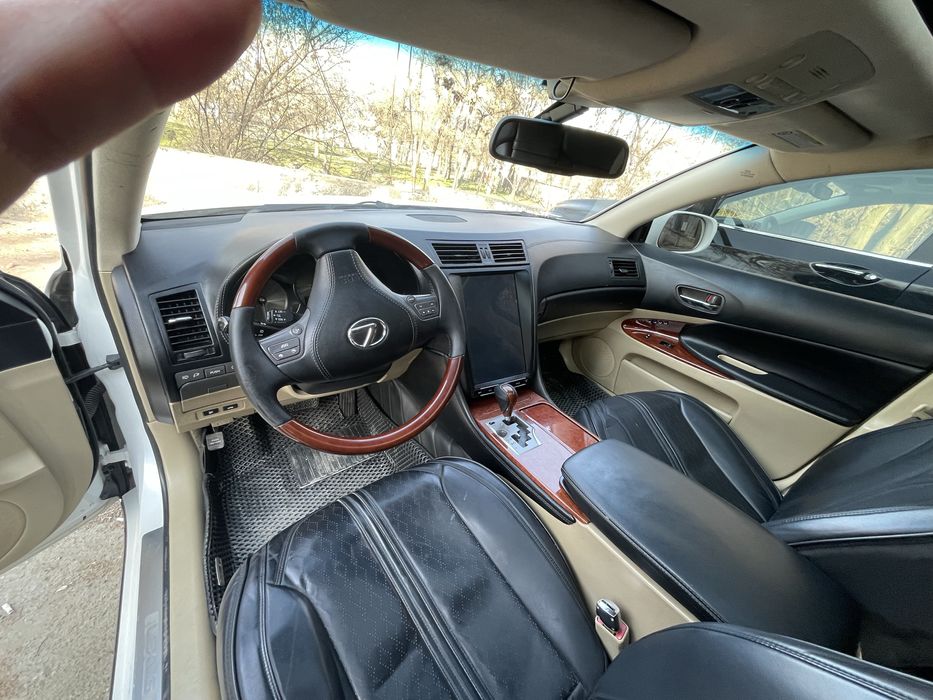 Продаётся Lexus GS300