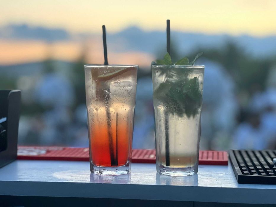 Cocktail bar și tort de shot