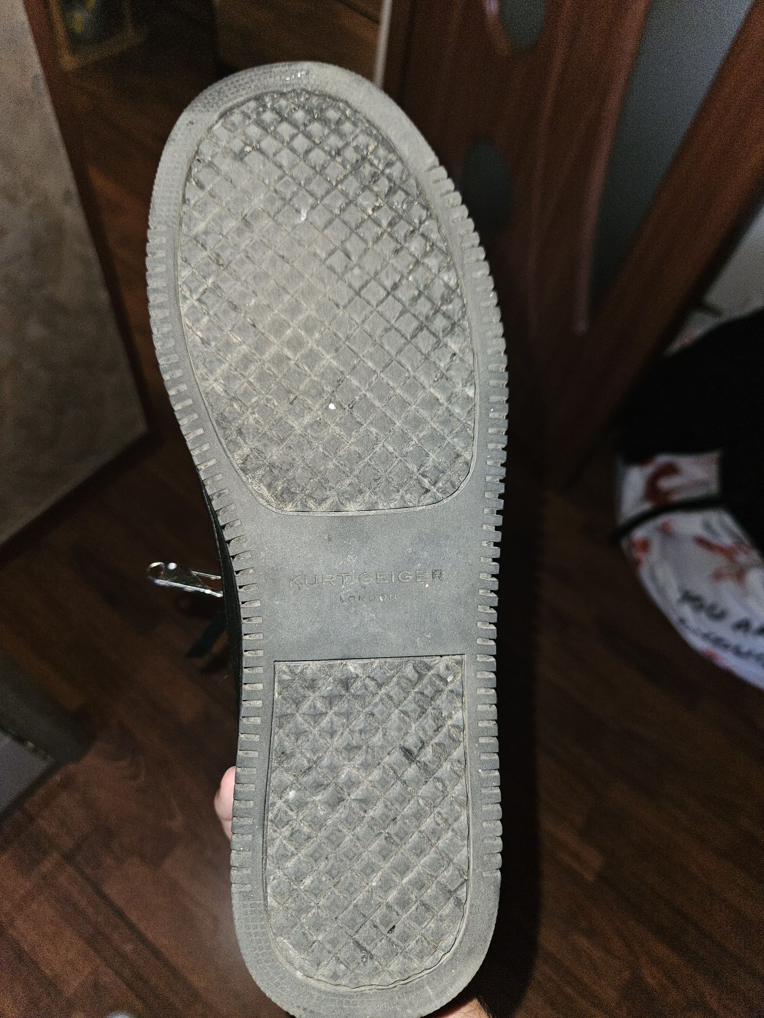Vând pantofi Kurt Geiger marime 44