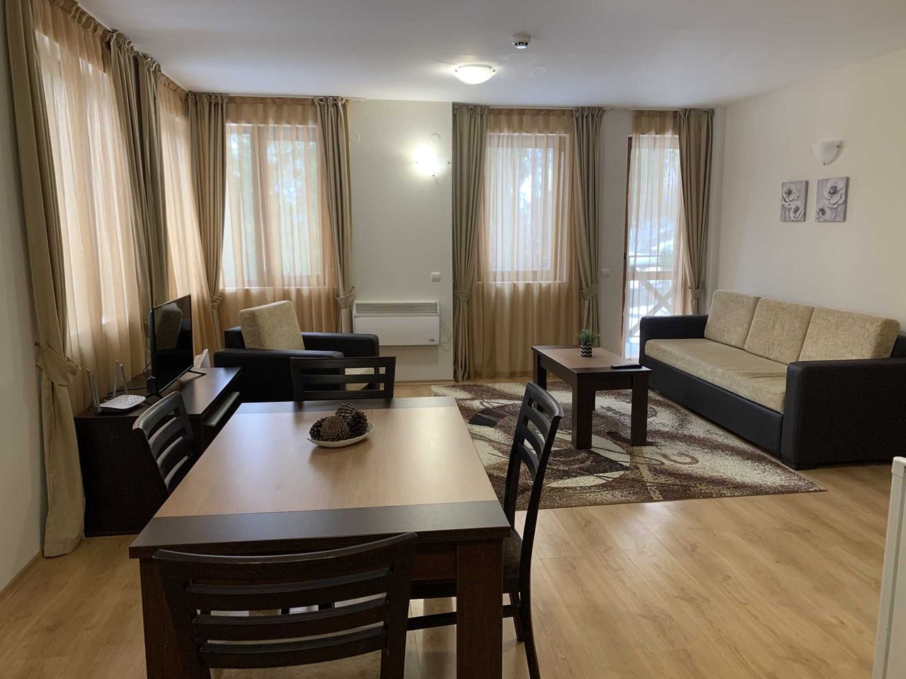 Дава се под наем Двустаен апартамент в к.к. Пампорово - 55 кв.м за 260 € - Снимка #3