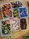 Piese LEGO, diverse sortimente, varsate - Pret per cutie