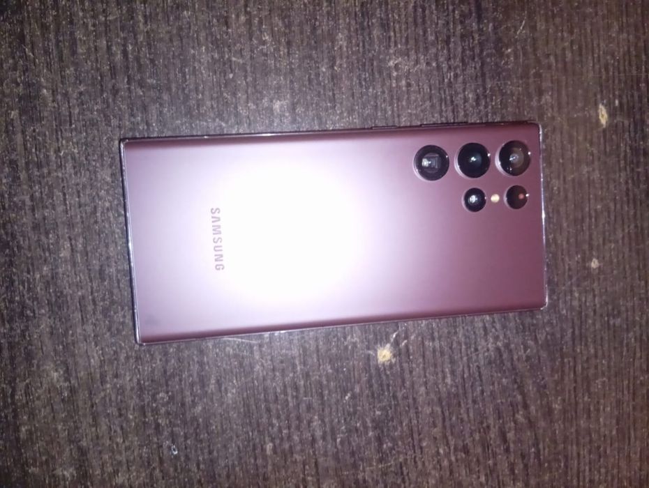 Samsung Galaxy s22 ultra memorie 512 GB telefonul funcționează perfect