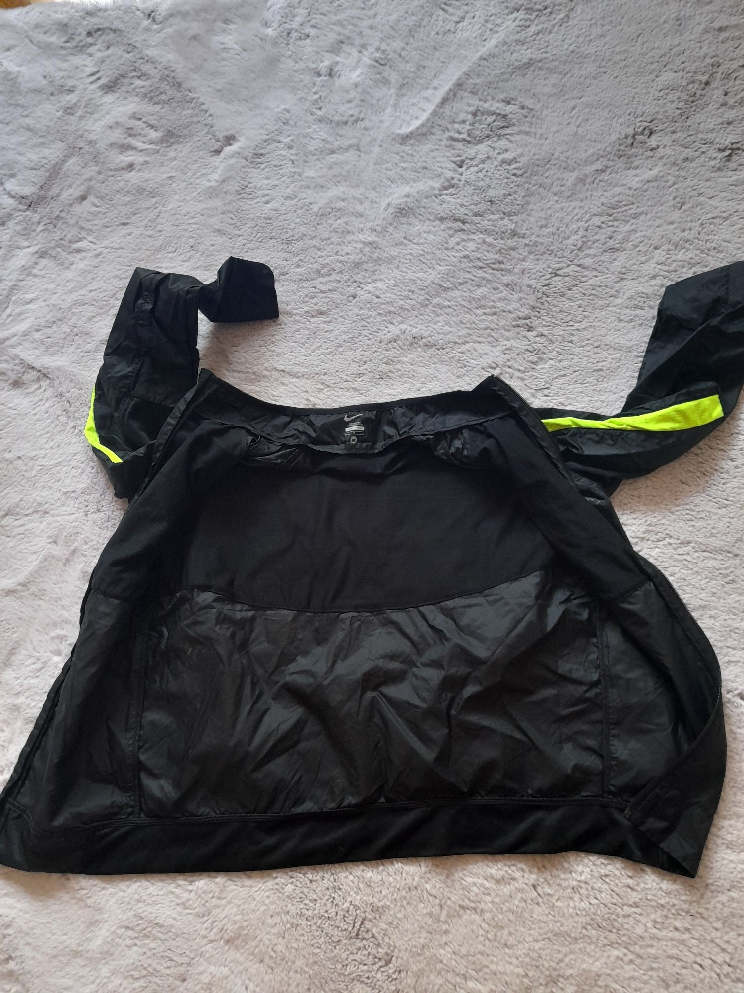 Nike мъжко яке и тениска S- M размер.