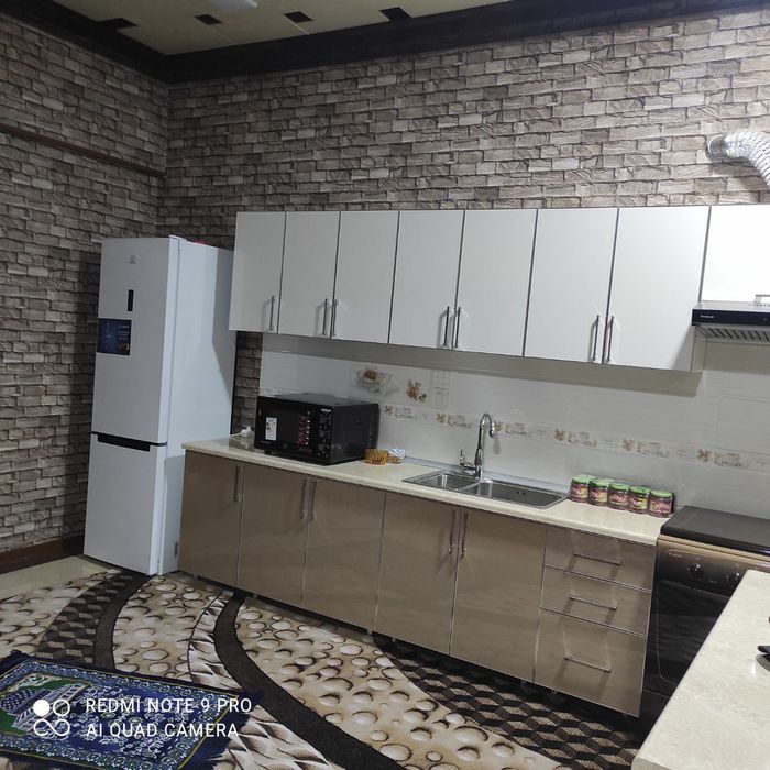 Продам 2 дома 10 комнат 4 сотки Ипакчилик