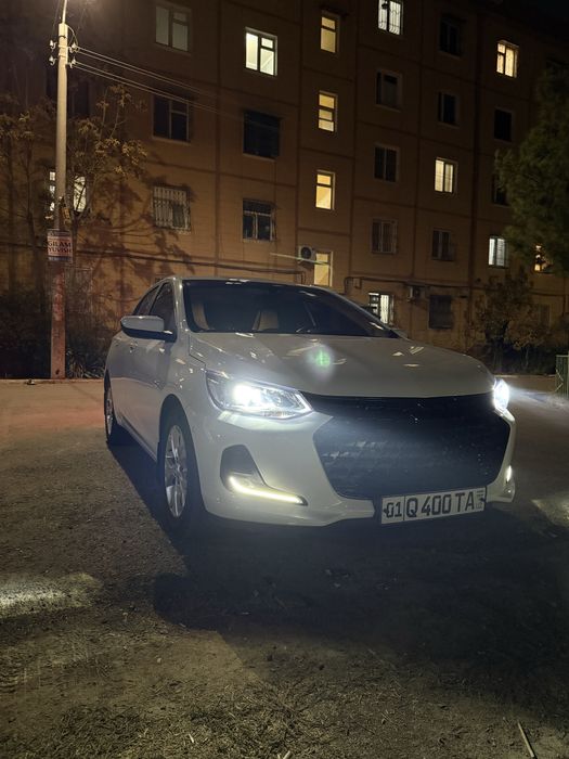 Продается авто Onix Premeer 6 позиция полный фул