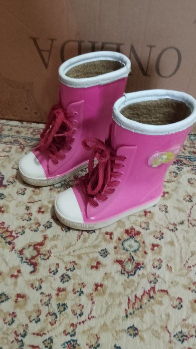 Детские резиновые сапоги размер 24