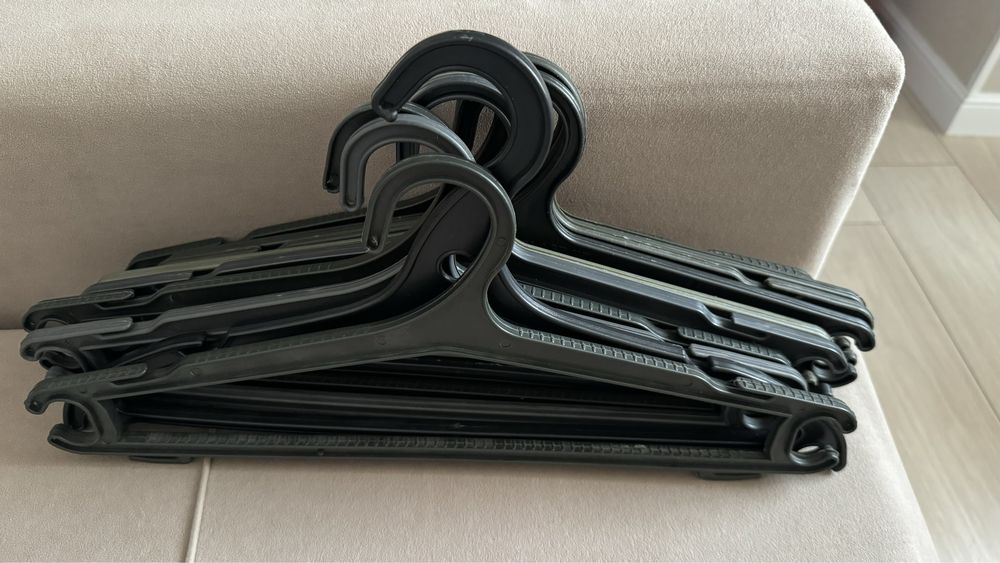 Продам вешалки для вещей