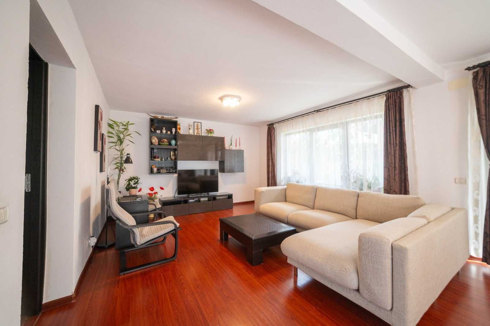 Casă Individuală P+1+M, 6 + 3 camere, 595 mp teren, zona Aradului