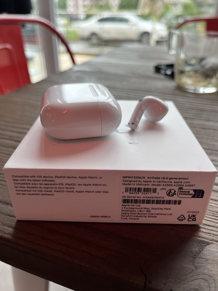 Apple AirPods 3 закупени от А1 в гаранция