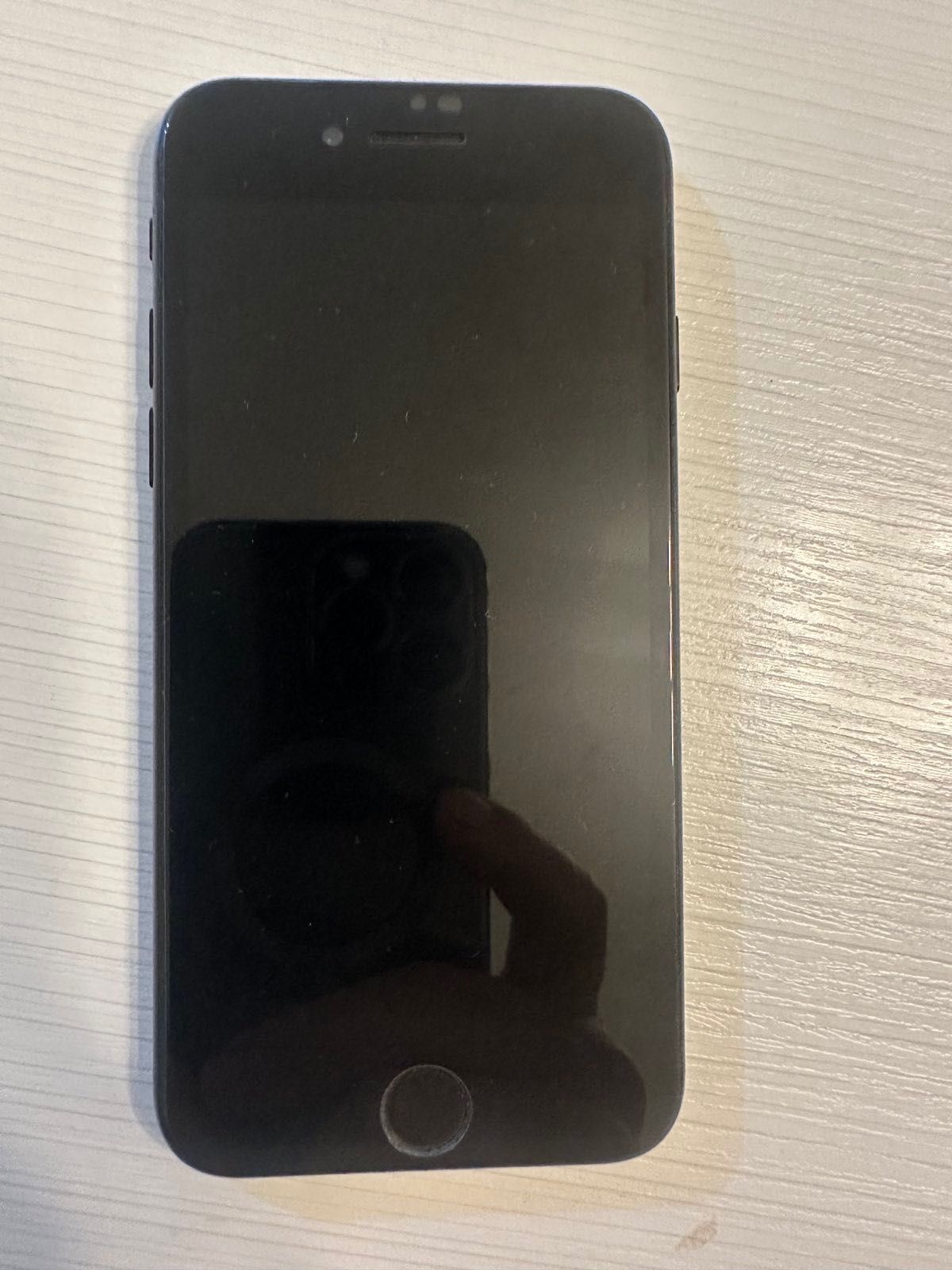 İPhone SE 2020..