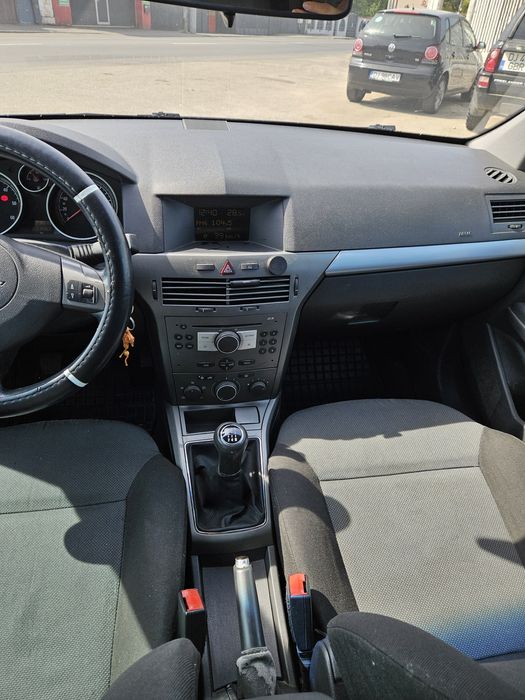 Vând Opel Astra H
