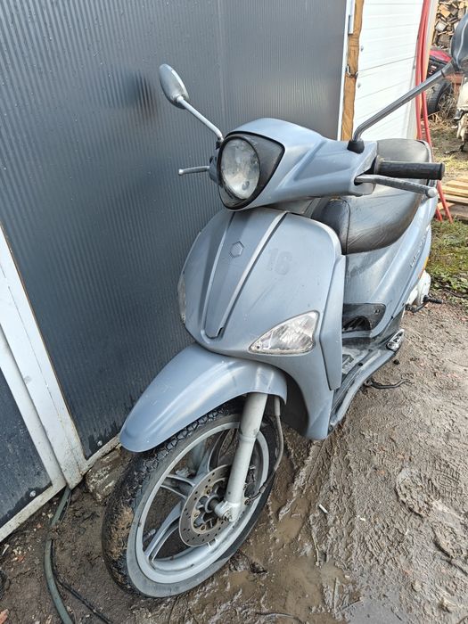 Piaggio liberty 50 cc 2t  și Piaggio zip 4t