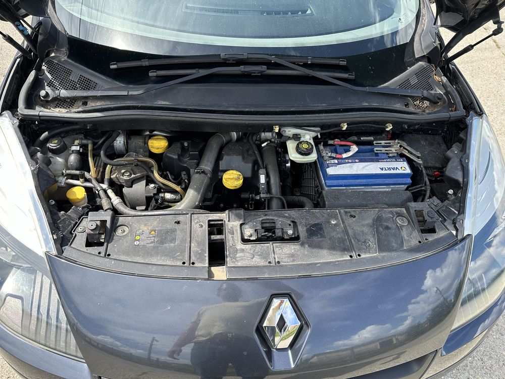 RENAULT SCENIC an 2009 ,1.5 dci cu clima si carlig remorcare