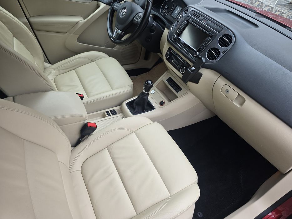 Tiguan edition 2L Diesel  Led Xenon Navi parkAsist carte service tüf