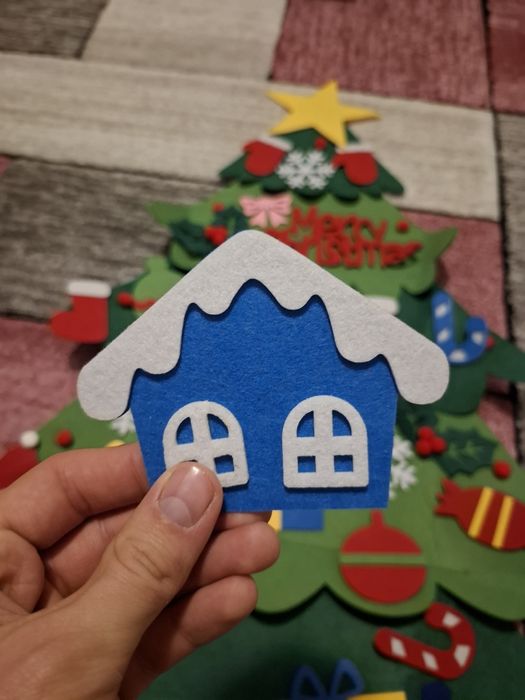 Brad de Crăciun din fetru