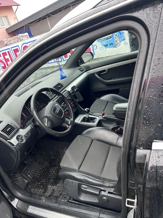 Vand Audi a4 esliine