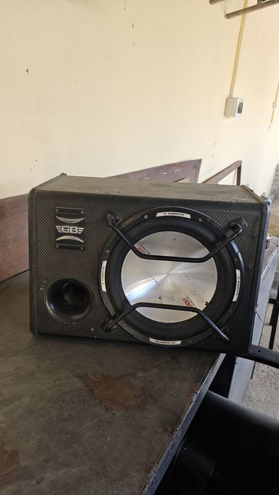 Сабвуфер сатлат 30 мын саудасы бар