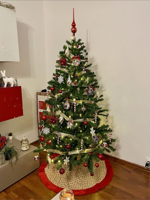 Brad artificial Tarrington House 180 cm – cu globuri incluse