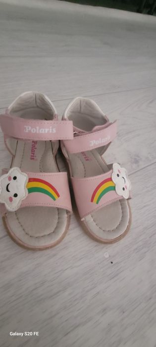 Продам обувь для девочек