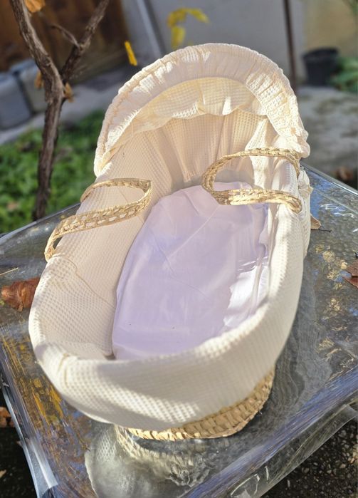 Coș împletit pentru bebe