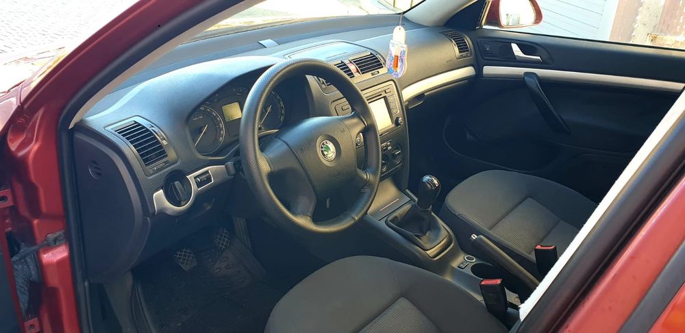 Skoda Octavia 2 1.6MPI benzina ' Navi Prim proprietar Ro