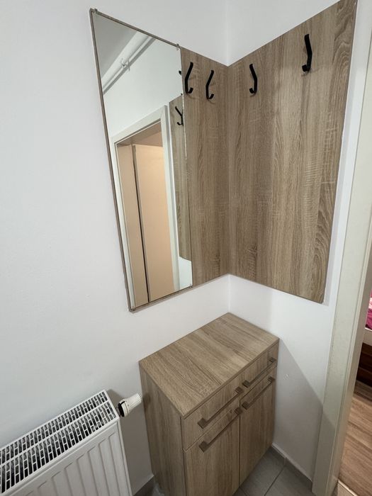 Cuier cu oglinda si dulap