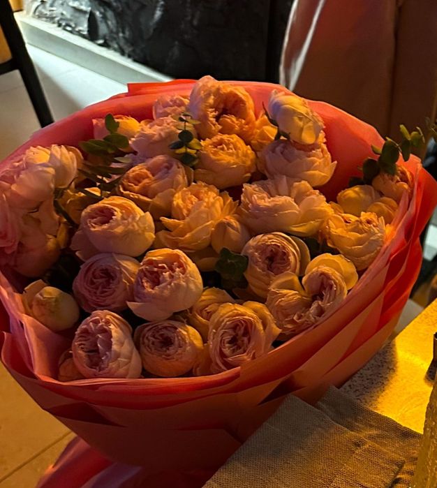 Букет пионовидных роз