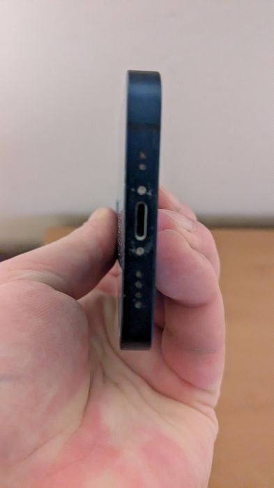 продавам iphone 12 mini