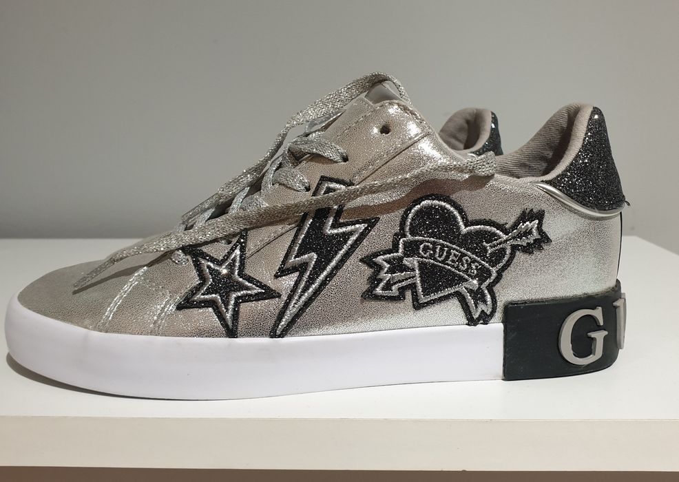 Обувки Guess оригинални сребърни и черни