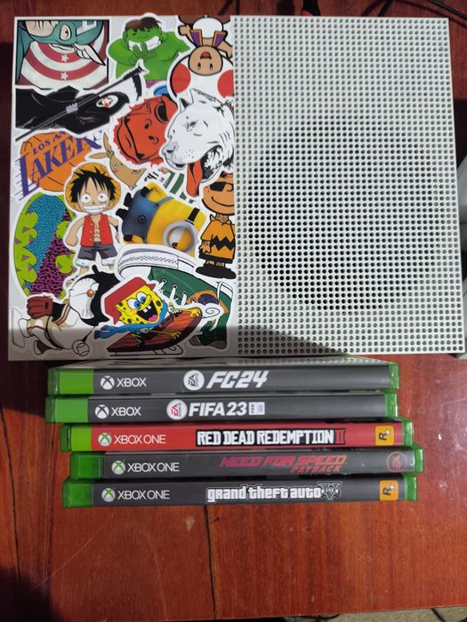 Xbox one s + 5 jocuri 2 controllere si statie de incarcare