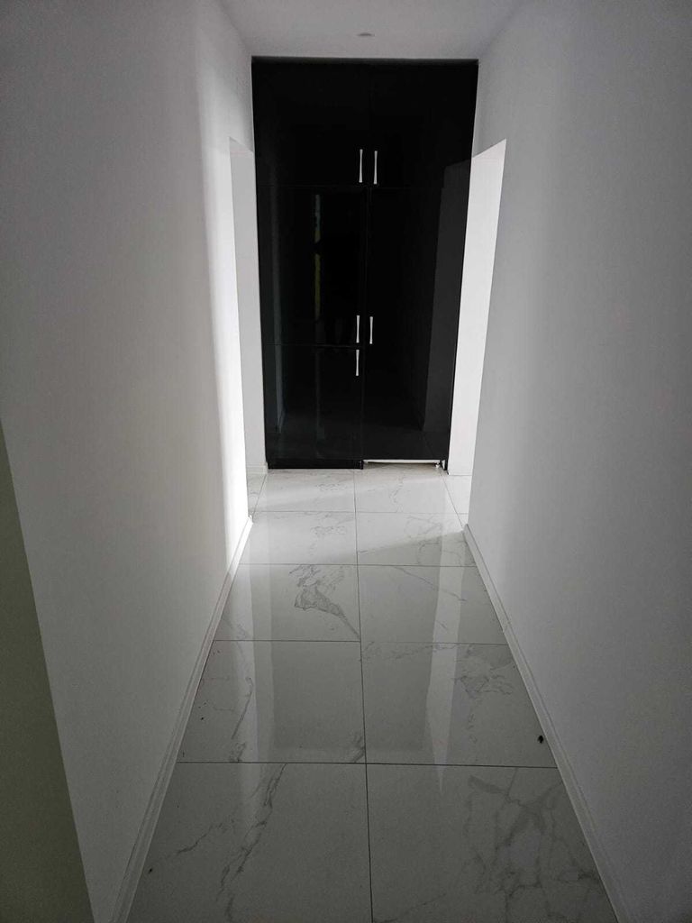 Дава се под наем Тристаен апартамент в Разград, Център - 73 кв.м за 663 € - Снимка #7