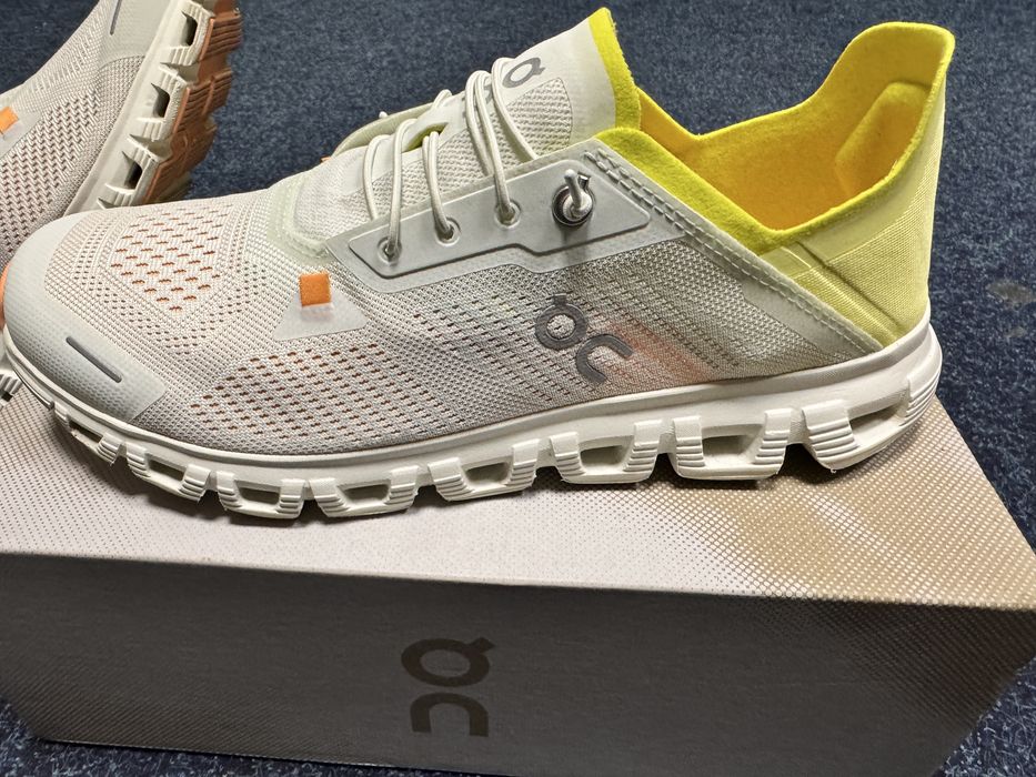 Pantofi sport pentru alergare ON Cloud 6 Coast, Masura 44.5, Albi