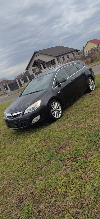 Vând Opel Astra J Sport Tourer 2.0 CDTI 165 CP Euro 5
