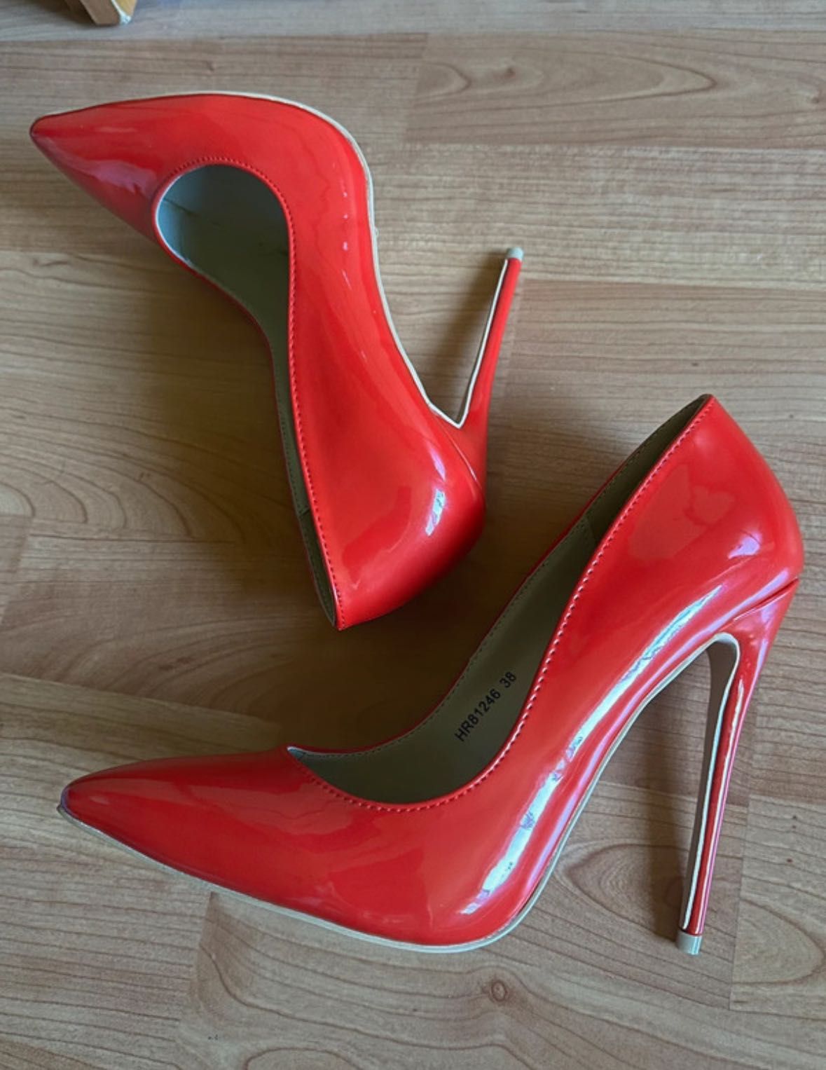 Pantofi stiletto
