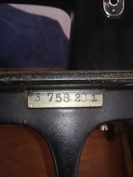 Masina de cusut Naumann