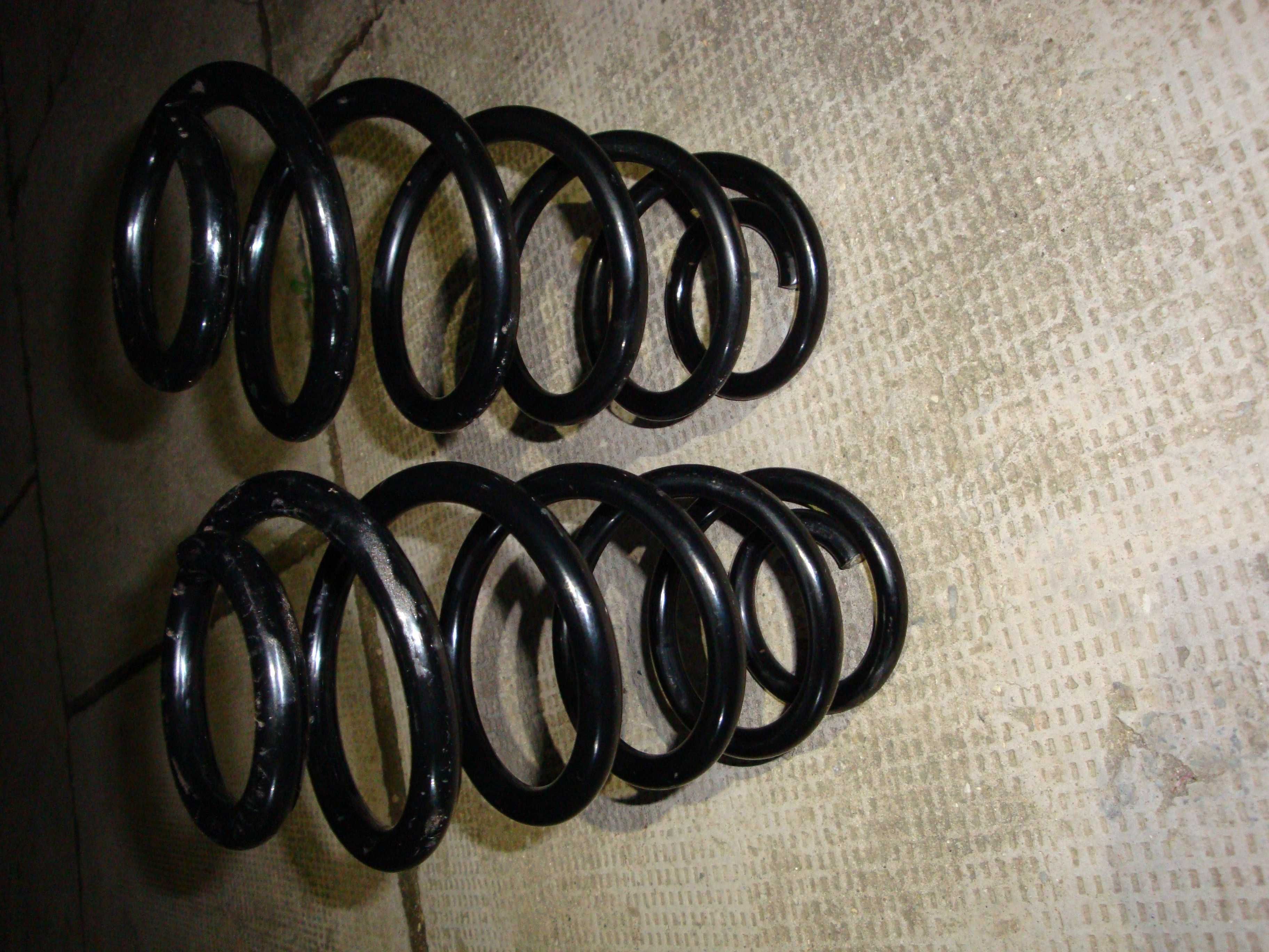 set 2 arcuri arc spiral punte fata Audi A4 B6 sedan KYB K-flex RA3794