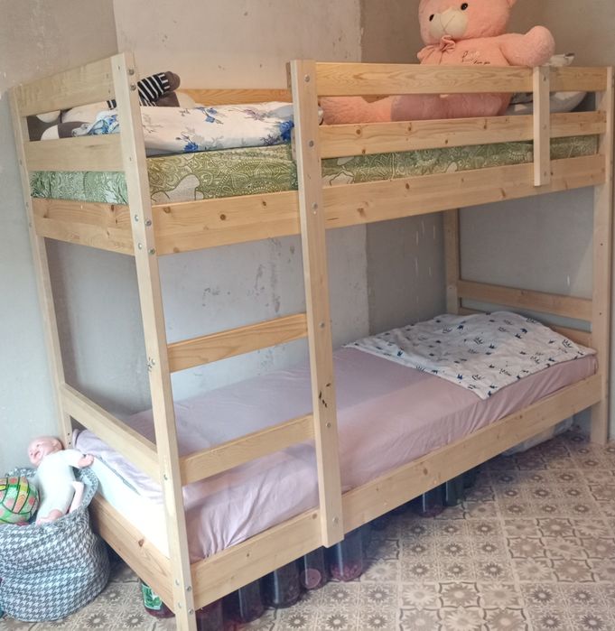 Срочно продам двухъярусную кровать