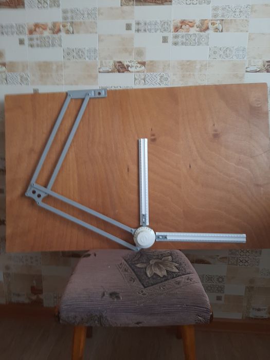 Продам ученический чертежный прибор(формат 594×420),клей GEBSOPLAST .