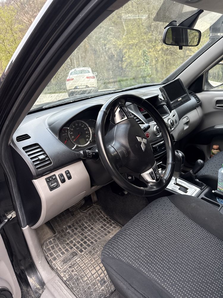 Mitshbishi L200 перфектно