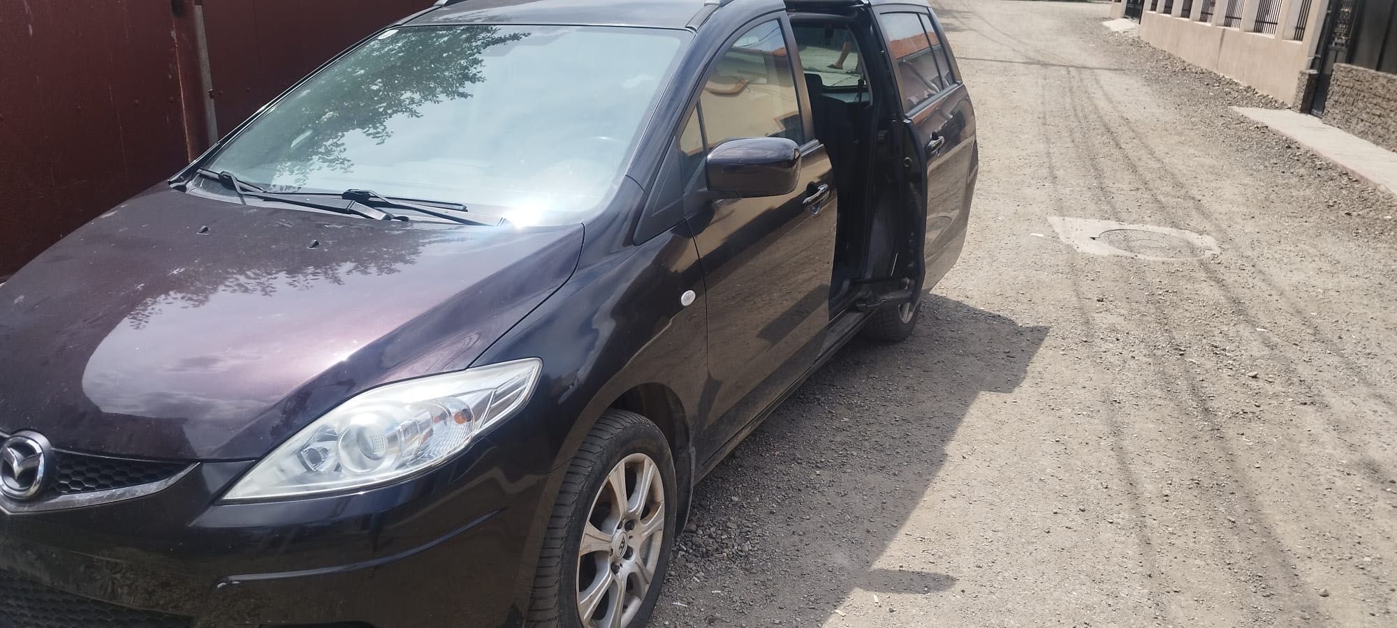 Vand Mazda 5 2010 ,nu pornește