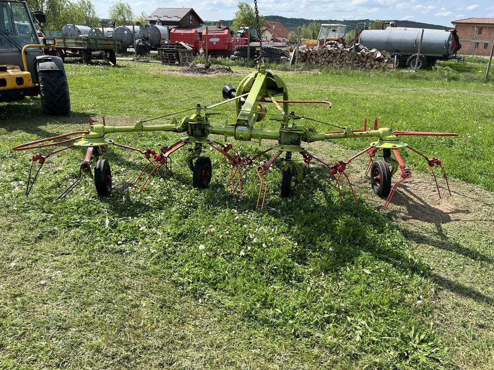Grebla greblatoare imprastiat intors risipit fan Claas krone deutz