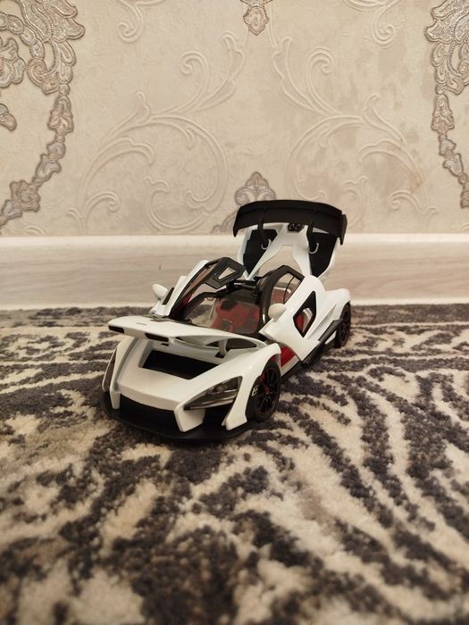 Metallic car McLaren Senna gtr