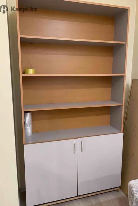 Шкаф с открытыми полками. В офис