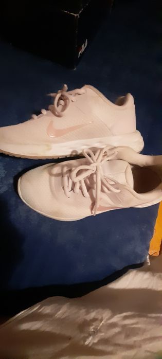 Моля,разгледайтте артикулите...Маратонки  юношески,ботуши ,дамско пал