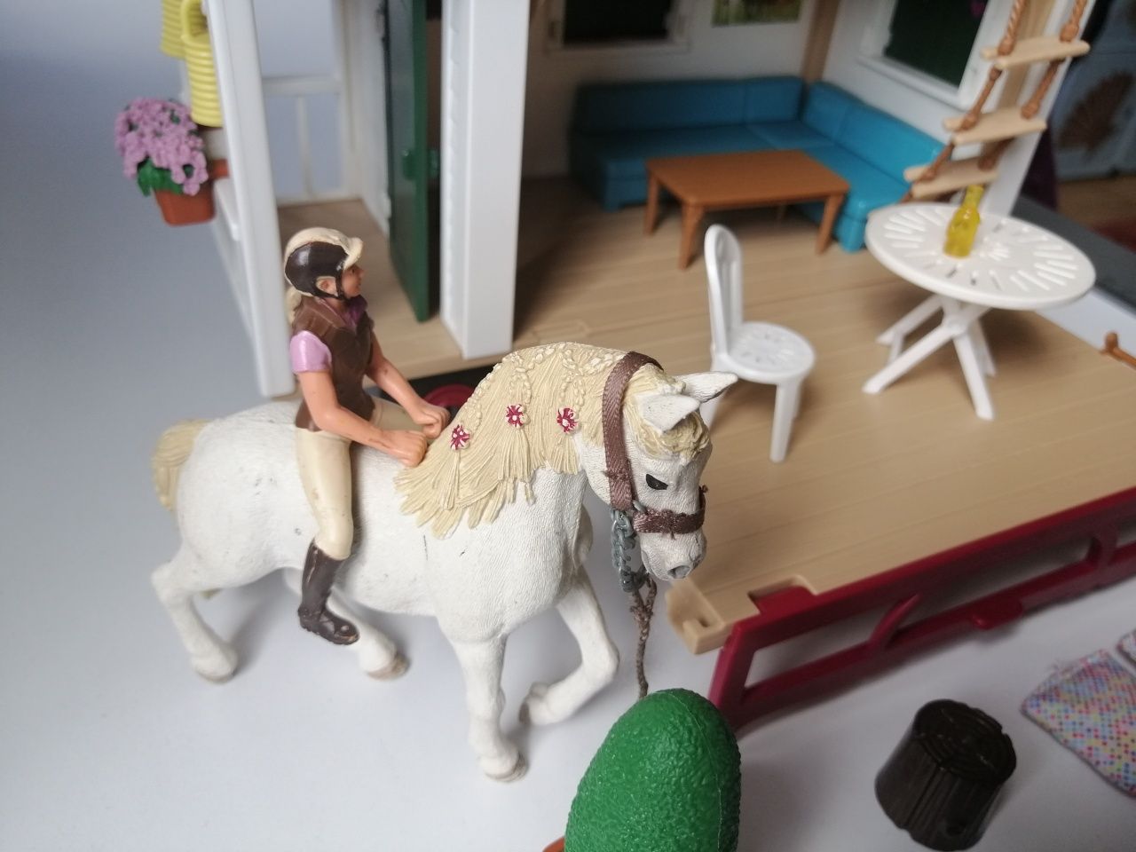 Каравана с фигурки и коне Schleich Horse Club