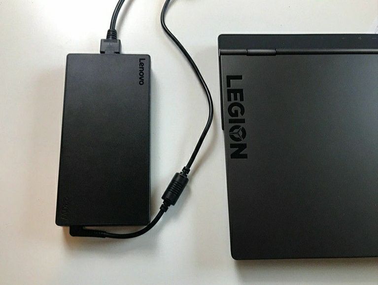 На Lenovo блоки питания, зарядные устройства, зарядки на ноутбуки.